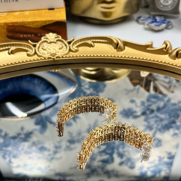 🆕 CRYSTAL HAZE 🧿 BNWOT Baguette Drop Earrings - Picture 11 of 15